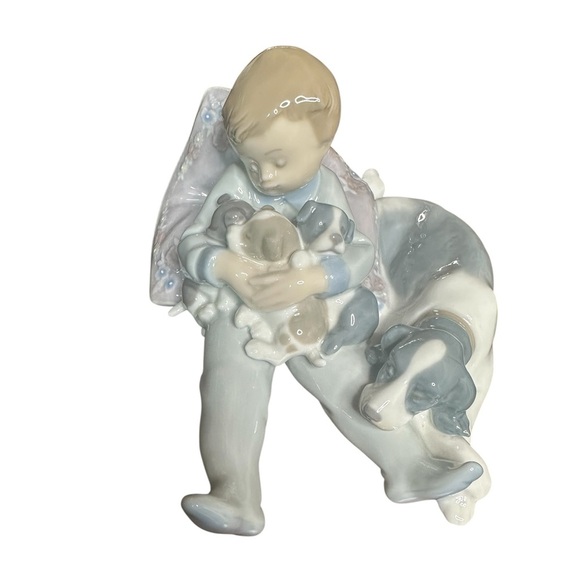 Lladro “Sweet Dreams” Porcelain Child with Puppies model no 1535 - Picture 6 of 7